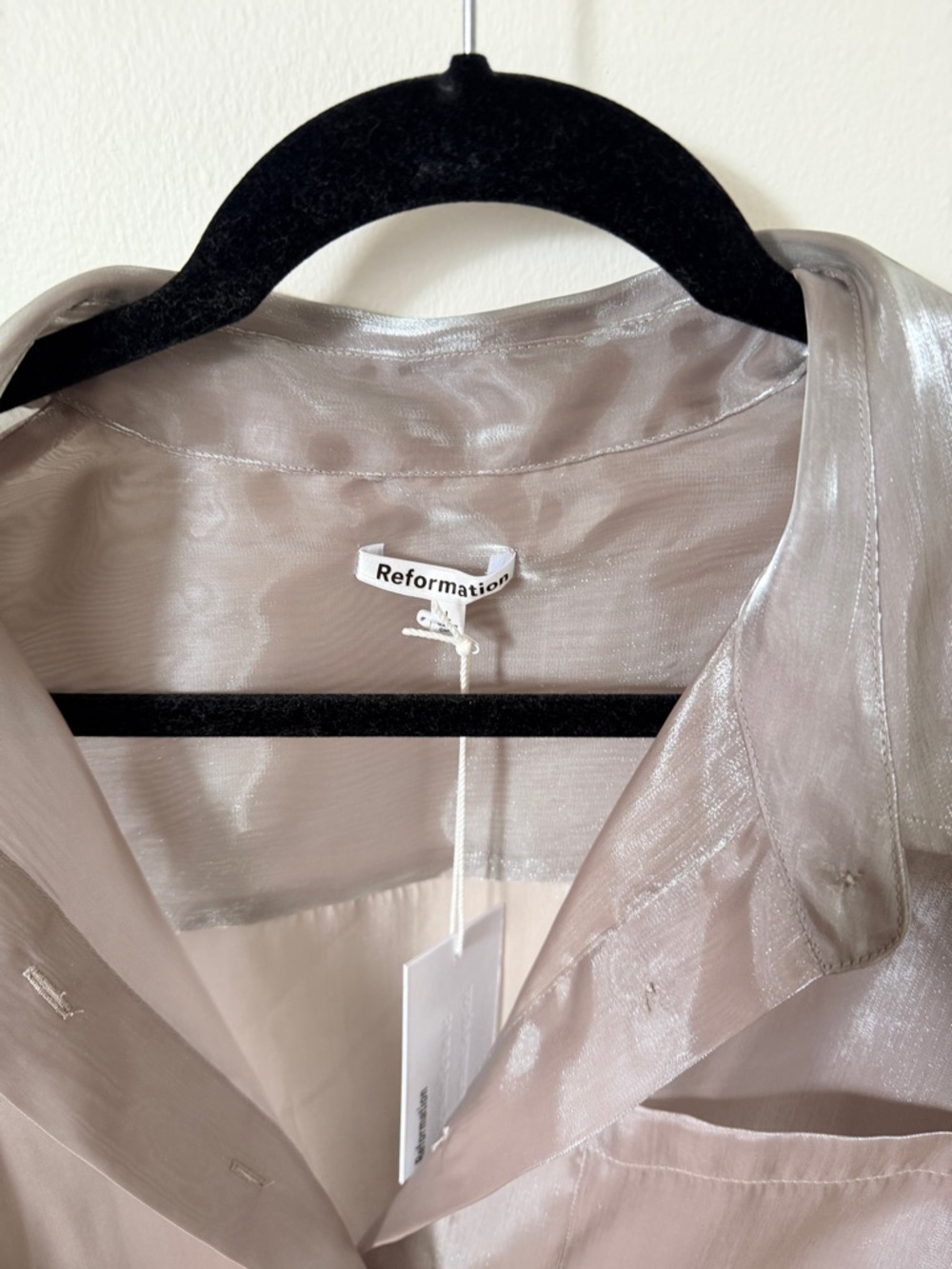 Reformation Oversized Sheer Shirt Silver Size L NWT Flawed - Picture 3 of 5